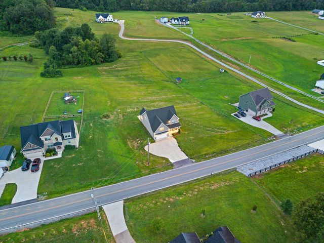 3968 Chapel Hill Rd, Clarksville, TN 37040