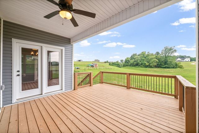 3968 Chapel Hill Rd, Clarksville, TN 37040