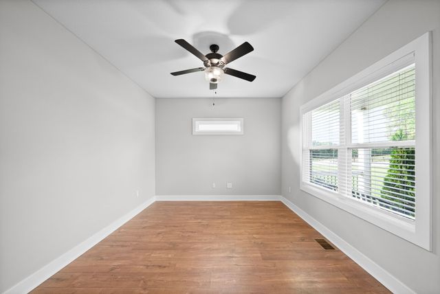 3968 Chapel Hill Rd, Clarksville, TN 37040