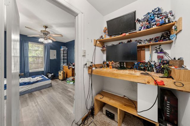 302 Lake Forest Circle, Somerville, TX 77879