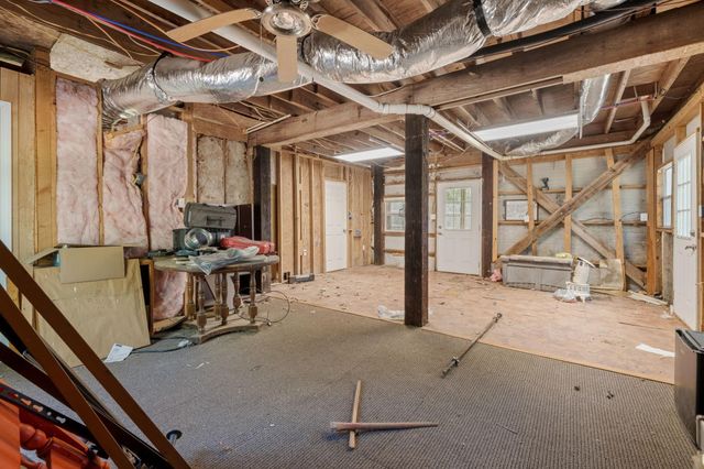302 Lake Forest Circle, Somerville, TX 77879