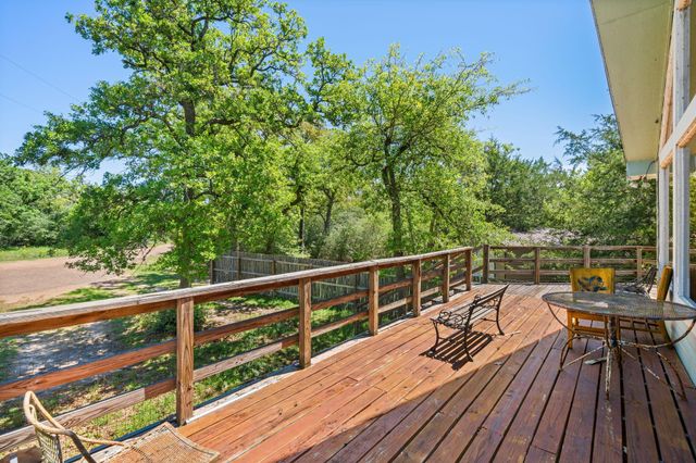 302 Lake Forest Circle, Somerville, TX 77879
