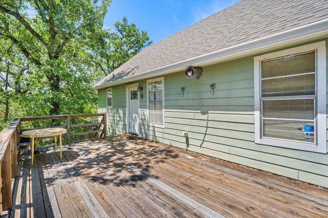 302 Lake Forest Circle, Somerville, TX 77879