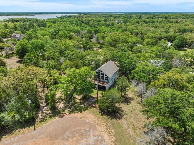 302 Lake Forest Circle, Somerville, TX 77879