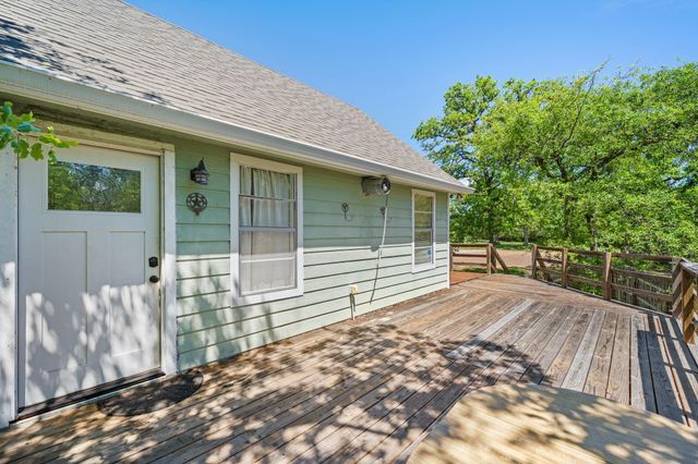 302 Lake Forest Circle, Somerville, TX 77879