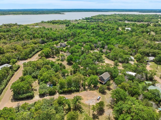302 Lake Forest Circle, Somerville, TX 77879