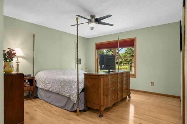 1797 Eldridge Avenue W, Roseville, MN 55113