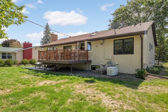 1797 Eldridge Avenue W, Roseville, MN 55113