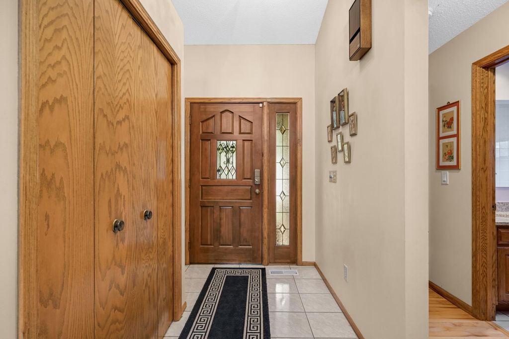 1797 Eldridge Avenue W, Roseville, MN 55113 — photo 3
