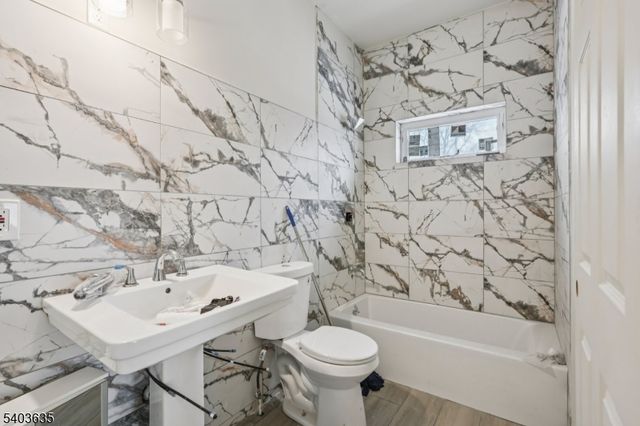 109 Monmouth Ave, Wayne Twp., NJ 07470