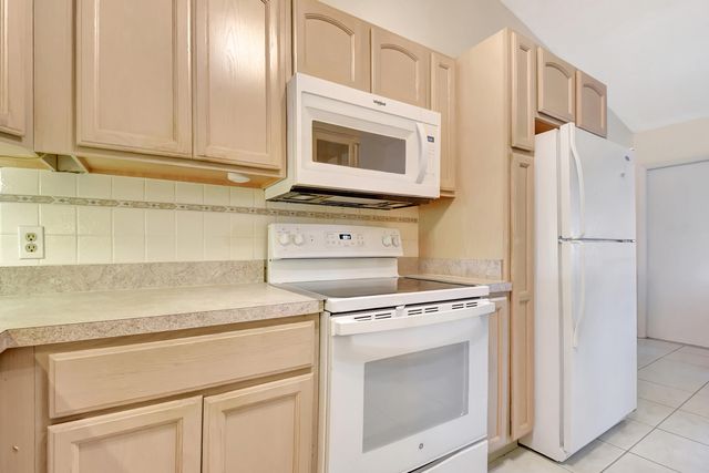 12233 Country Greens Boulevard, Boynton Beach, FL 33437