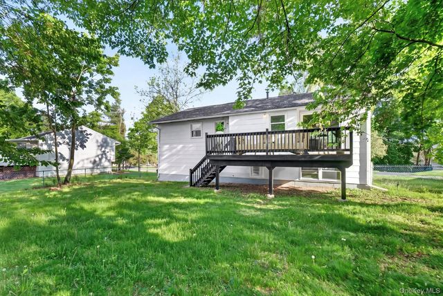 8 Mockingbird Lane, Poughkeepsie, NY 12601