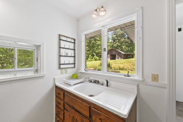 115 Buddy Nutt Rd, Lawrenceburg, TN 38464