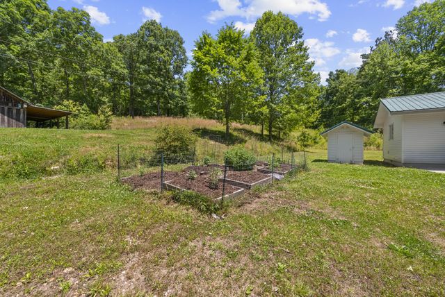 115 Buddy Nutt Rd, Lawrenceburg, TN 38464