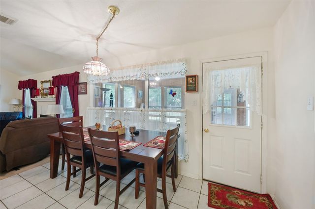 1015 Winchester Bnd Bend, Huffman, TX 77336