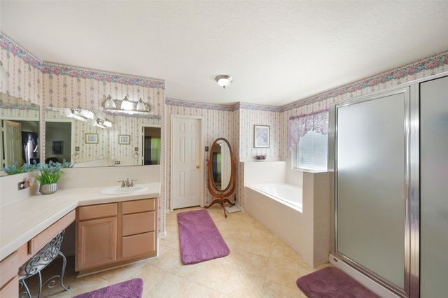 1015 Winchester Bnd Bend, Huffman, TX 77336