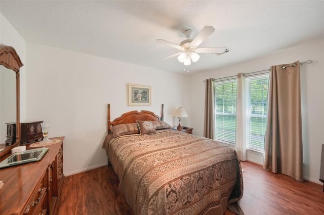 1015 Winchester Bnd Bend, Huffman, TX 77336