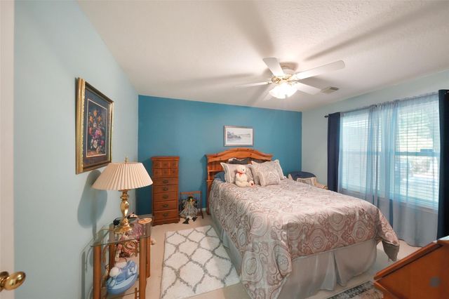 1015 Winchester Bnd Bend, Huffman, TX 77336