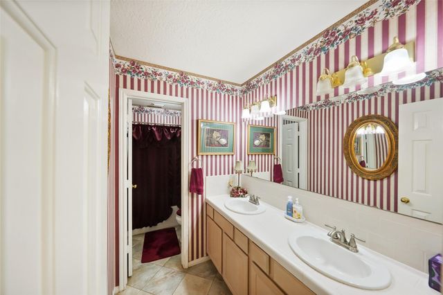 1015 Winchester Bnd Bend, Huffman, TX 77336