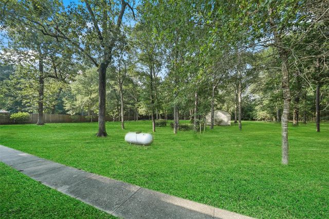1015 Winchester Bnd Bend, Huffman, TX 77336