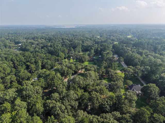 1015 Winchester Bnd Bend, Huffman, TX 77336
