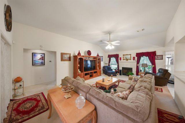 1015 Winchester Bnd Bend, Huffman, TX 77336