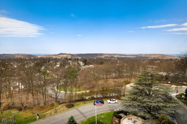 1 Claridge Dr 523, Verona Twp., NJ 07044