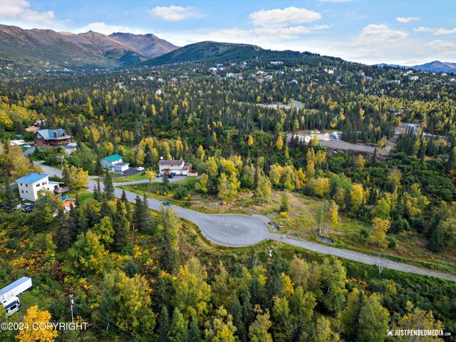 L2A Snow Flake Circle, Anchorage, AK 99516