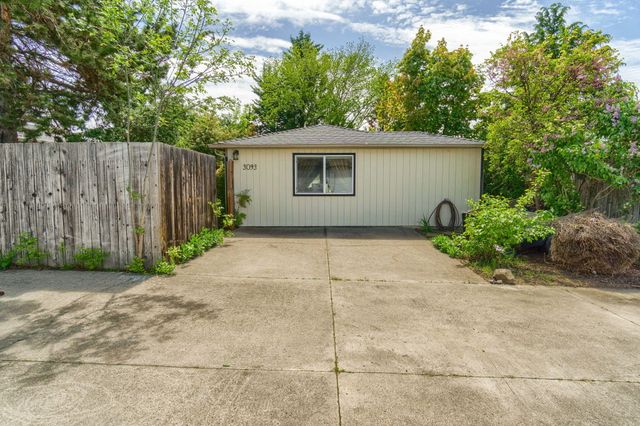 3093 Paul Circle, Medford, OR 97504