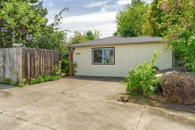 3093 Paul Circle, Medford, OR 97504