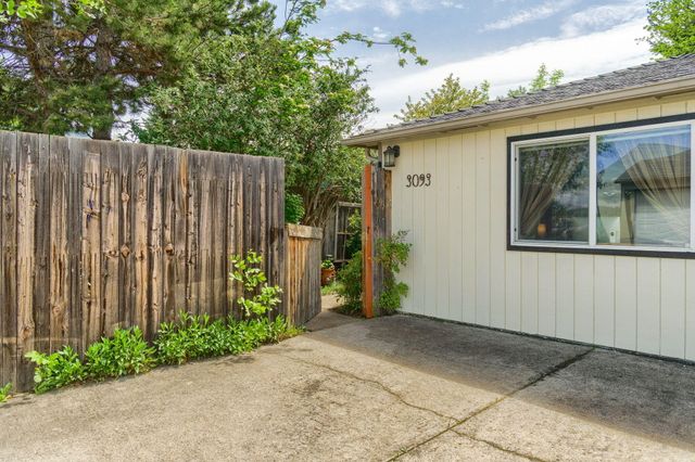 3093 Paul Circle, Medford, OR 97504