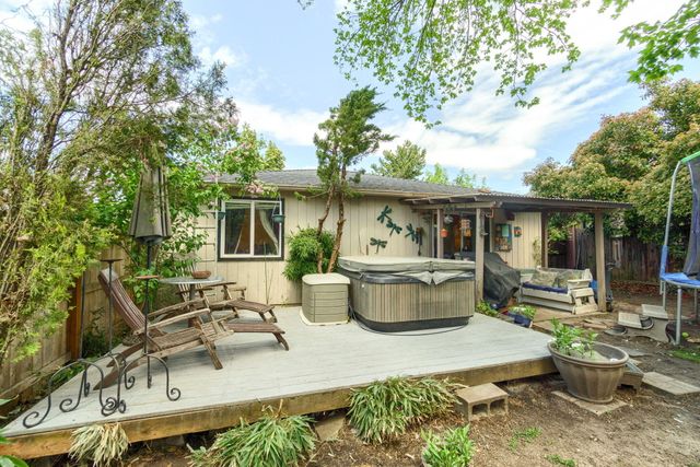 3093 Paul Circle, Medford, OR 97504