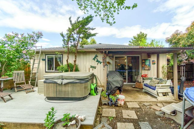 3093 Paul Circle, Medford, OR 97504