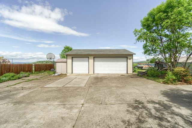3093 Paul Circle, Medford, OR 97504