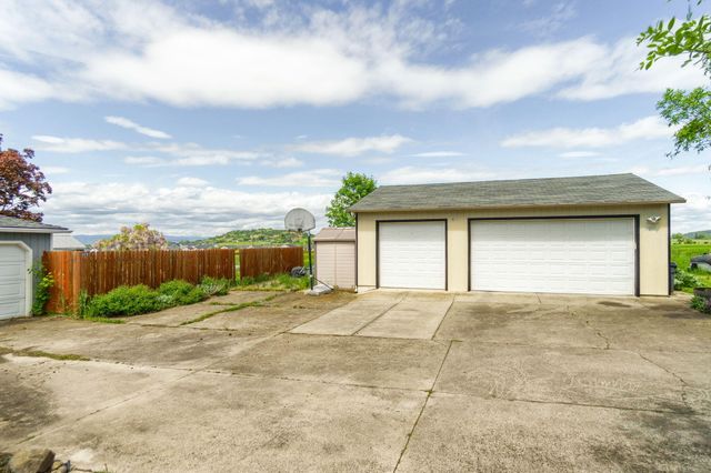 3093 Paul Circle, Medford, OR 97504