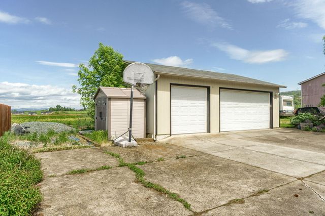 3093 Paul Circle, Medford, OR 97504
