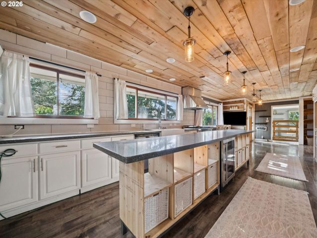 20115 Sw SCHOLLS FERRY Rd, Beaverton, OR 97007