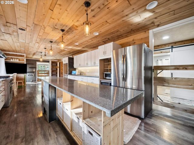 20115 Sw SCHOLLS FERRY Rd, Beaverton, OR 97007