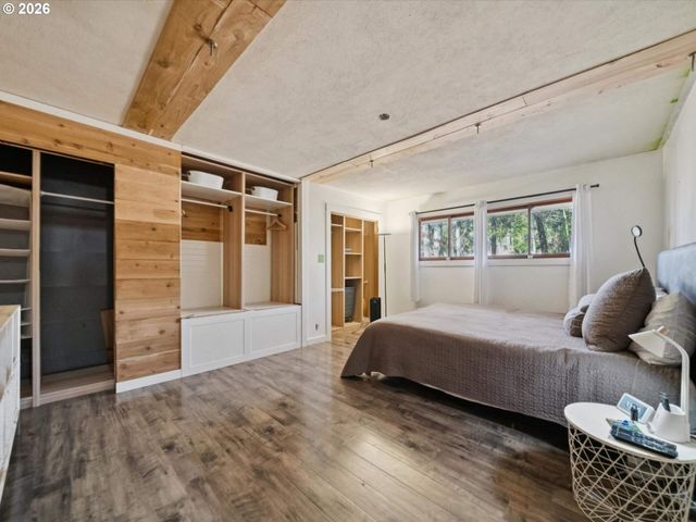 20115 Sw SCHOLLS FERRY Rd, Beaverton, OR 97007