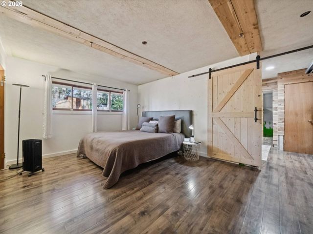 20115 Sw SCHOLLS FERRY Rd, Beaverton, OR 97007