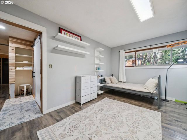 20115 Sw SCHOLLS FERRY Rd, Beaverton, OR 97007