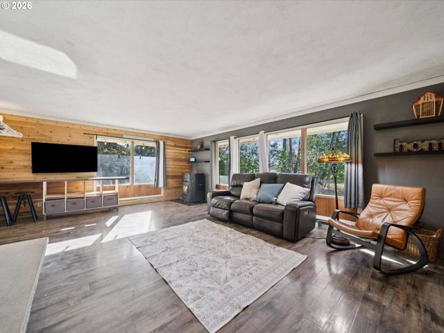 20115 Sw SCHOLLS FERRY Rd, Beaverton, OR 97007