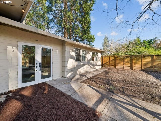 20115 Sw SCHOLLS FERRY Rd, Beaverton, OR 97007