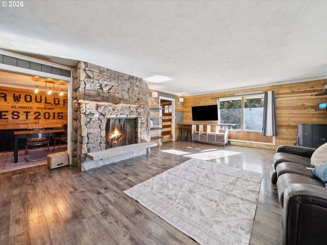 20115 Sw SCHOLLS FERRY Rd, Beaverton, OR 97007