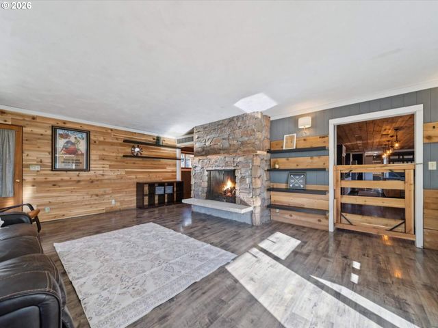 20115 Sw SCHOLLS FERRY Rd, Beaverton, OR 97007