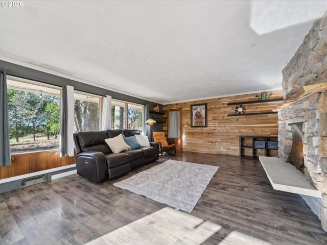 20115 Sw SCHOLLS FERRY Rd, Beaverton, OR 97007