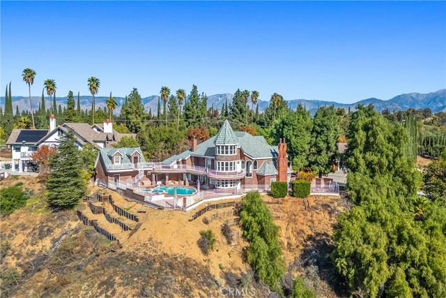 1608 Smiley Ridge, Redlands, CA 92373