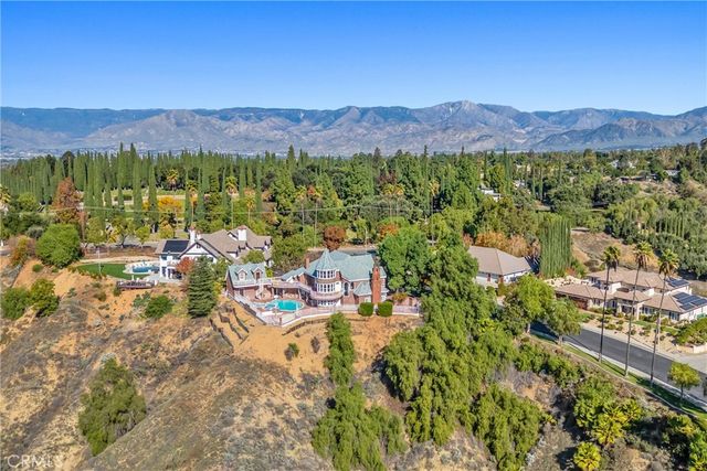 1608 Smiley Ridge, Redlands, CA 92373