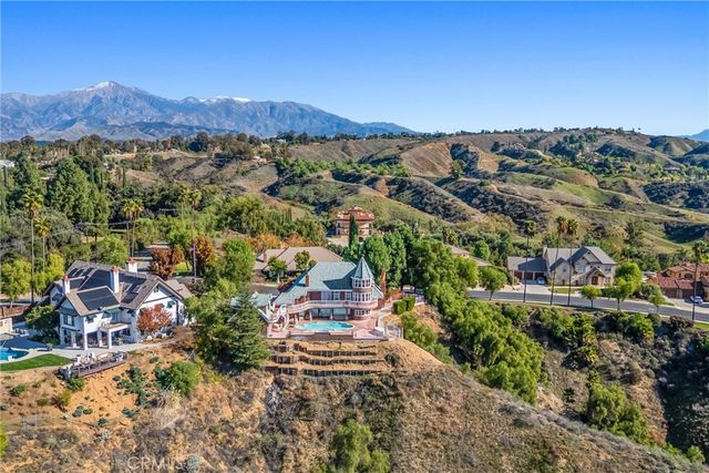 1608 Smiley Ridge, Redlands, CA 92373