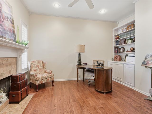 142 Crown Ridge Court, Fort Worth, TX 76108